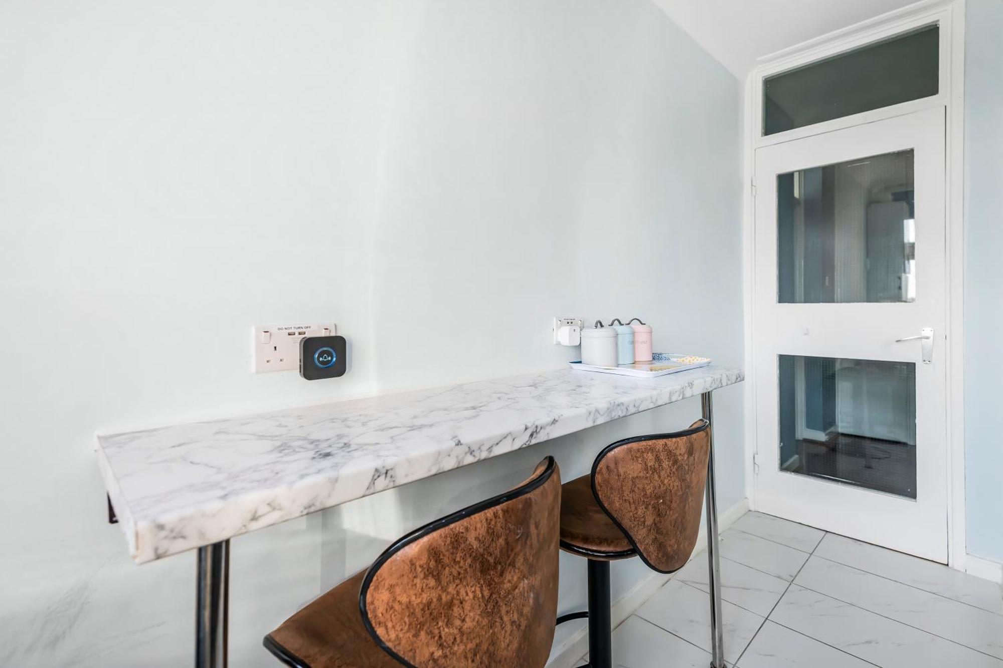 Riverside 3Br With Easy Transport 20Mins To City Centre 伦敦 外观 照片