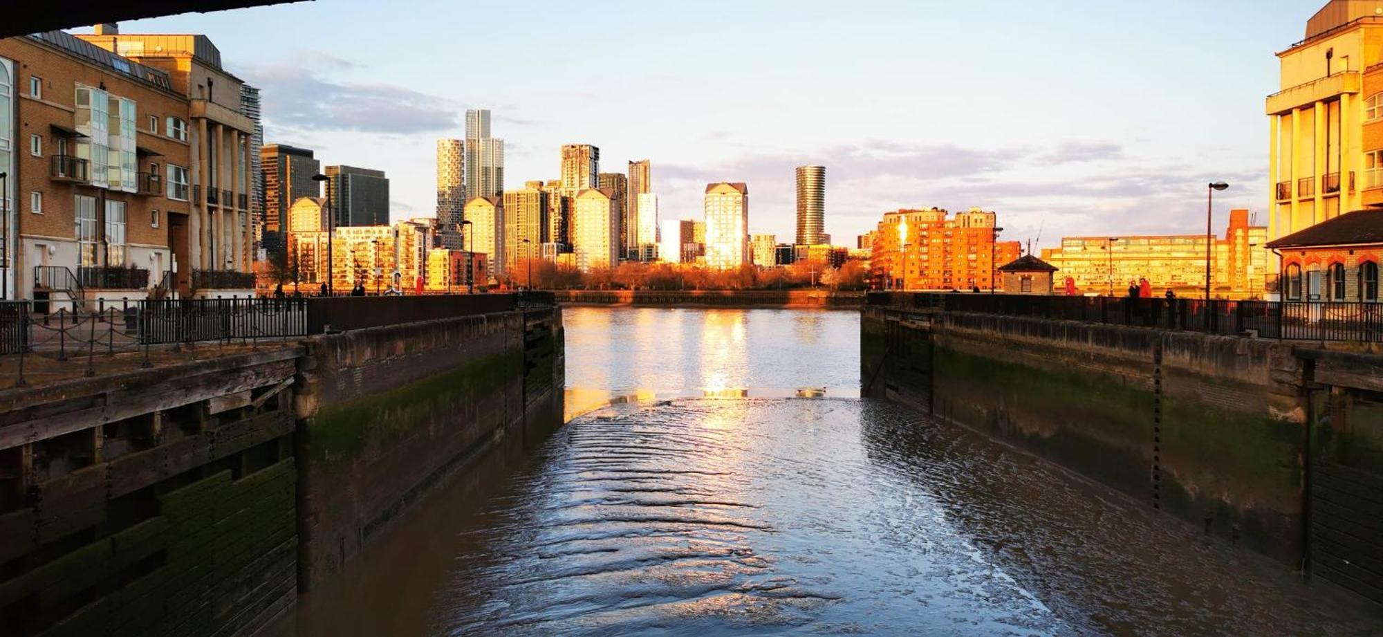 Riverside 3Br With Easy Transport 20Mins To City Centre 伦敦 外观 照片